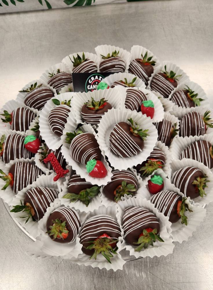 Chocolate strawberry platter